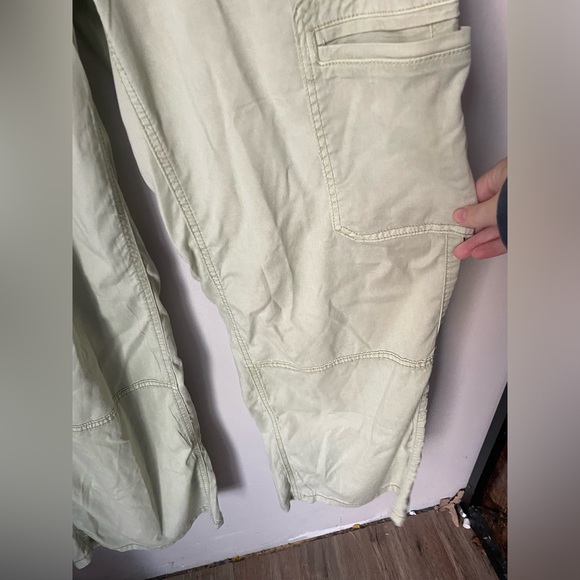 American Eagle Light Green Baggy Wide Leg Lyocell Pants Size 8 - Picture 5 of 12